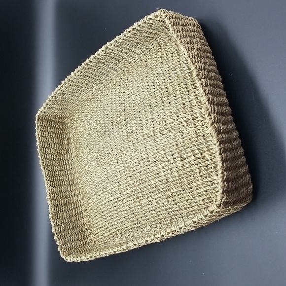 Vintage Hand Crafted 1 Square and 2 Rectangle Grass Baskets with Lids - Picture 10 of 16